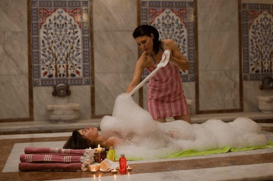 1-hour session that combines a Turkish bath and a Swedish Massage